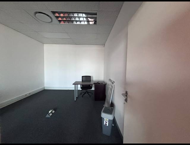 100M² OFFICE TO LET IN MARCONI BEAM INDUSTRIA